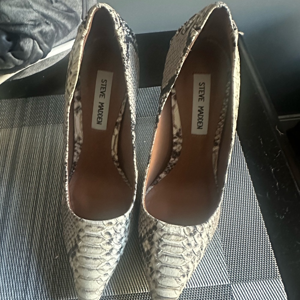 Steve Madden Women's Snakeskin Pumps
